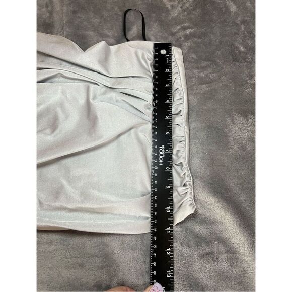 Revolve SER.O.YA Top Womens Size Medium Silver Debbi Strapless Cropped Ruched - Picture 10 of 11